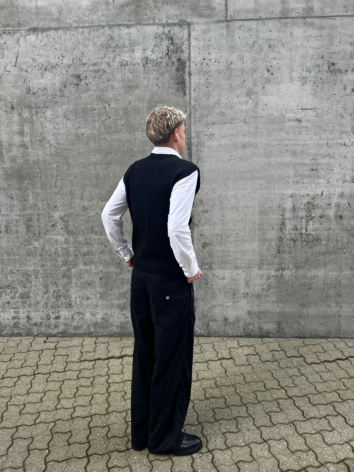 STRIKVEST - SORT
