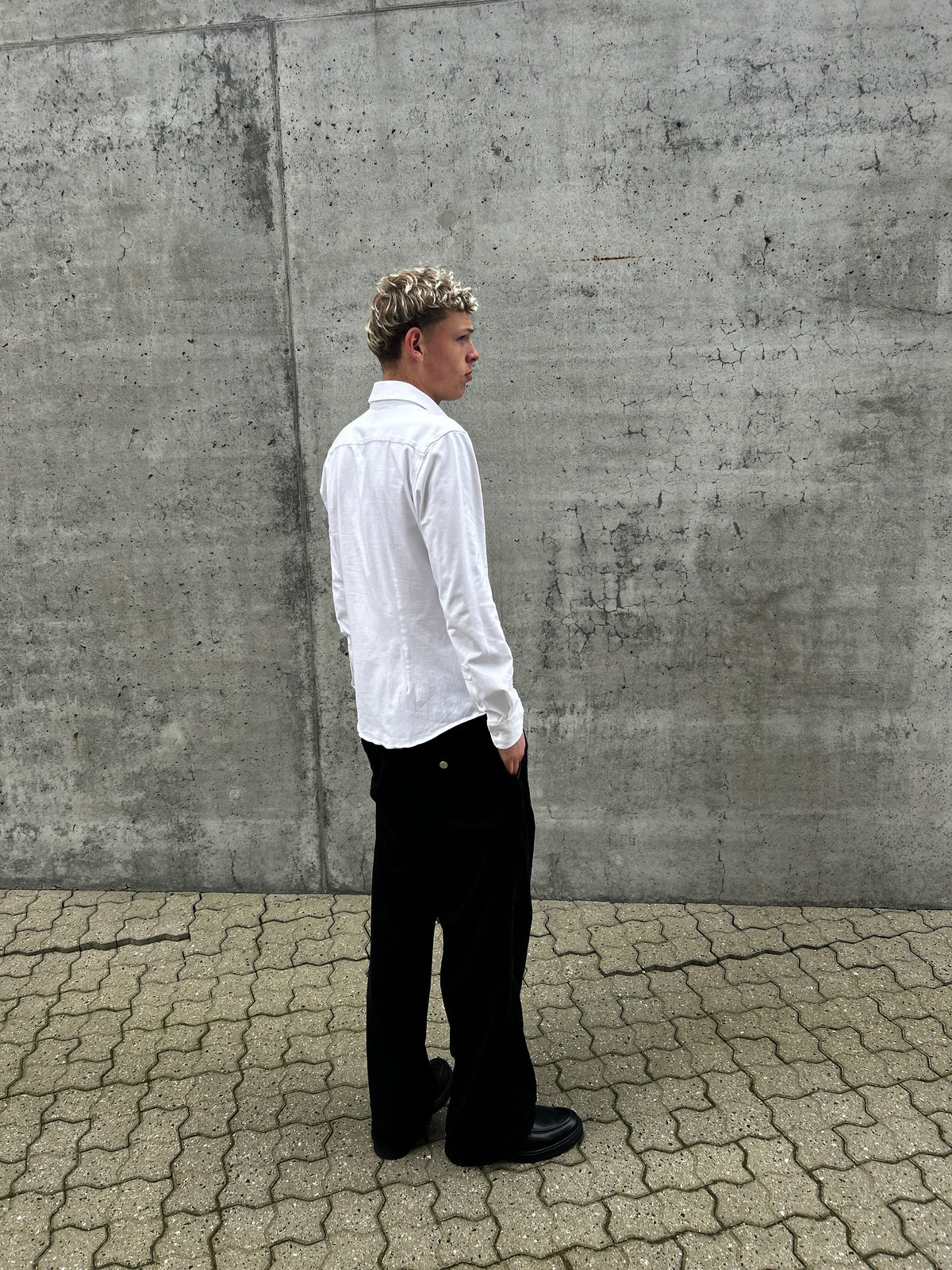 LANGÆRMET ESSENTIAL STRETCHY SKJORTE - HVID